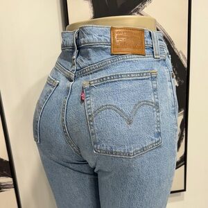 Levi's Women's Light Blue High Rise Jeans